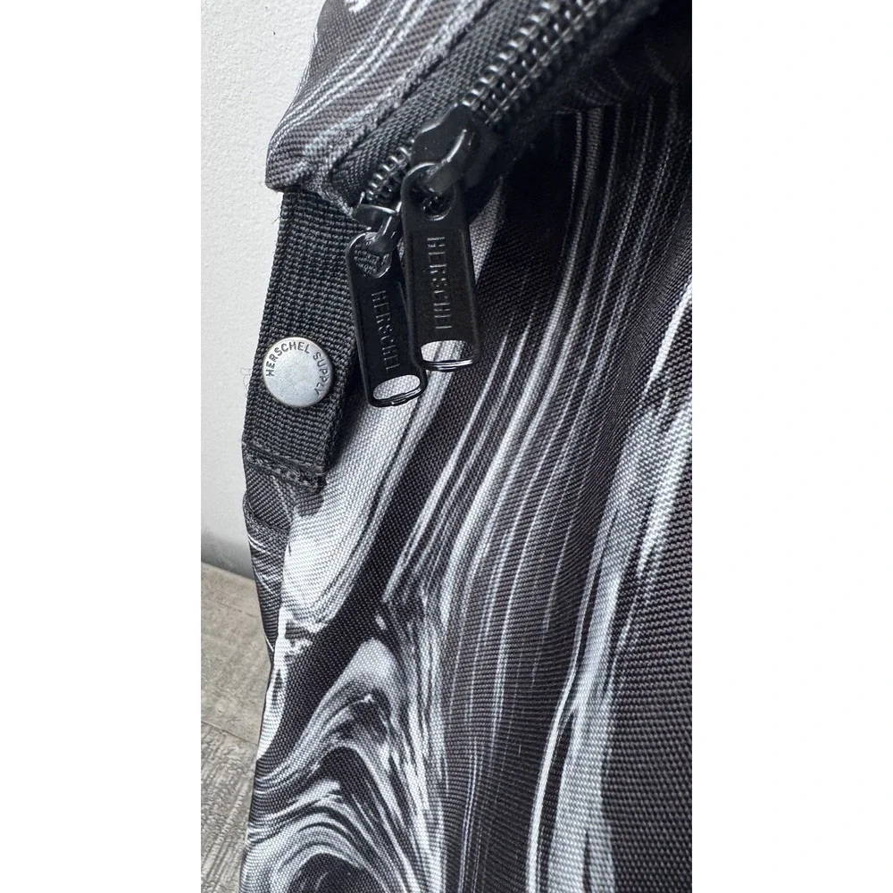 Herschel‎ Supply Company Strand Paint Pour Black Duffle Bag Diaper Gym Travel